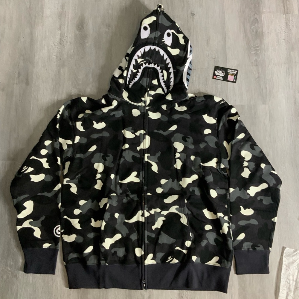 A Bathing Ape Shark Hoodie - Picture 5 of 12